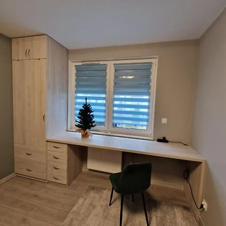 Mieszkanie Z Ogrodkiem W Poznaniu, Self Check-in, Parking Free Апартаменти